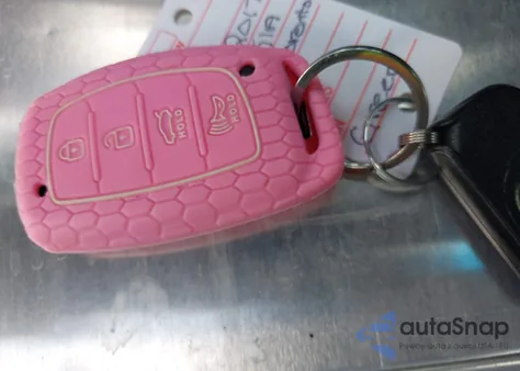 2017 Kia Sorento 3.3L Sx z USA, uszkodzony, nr VIN 5XYPK4A59HG323334